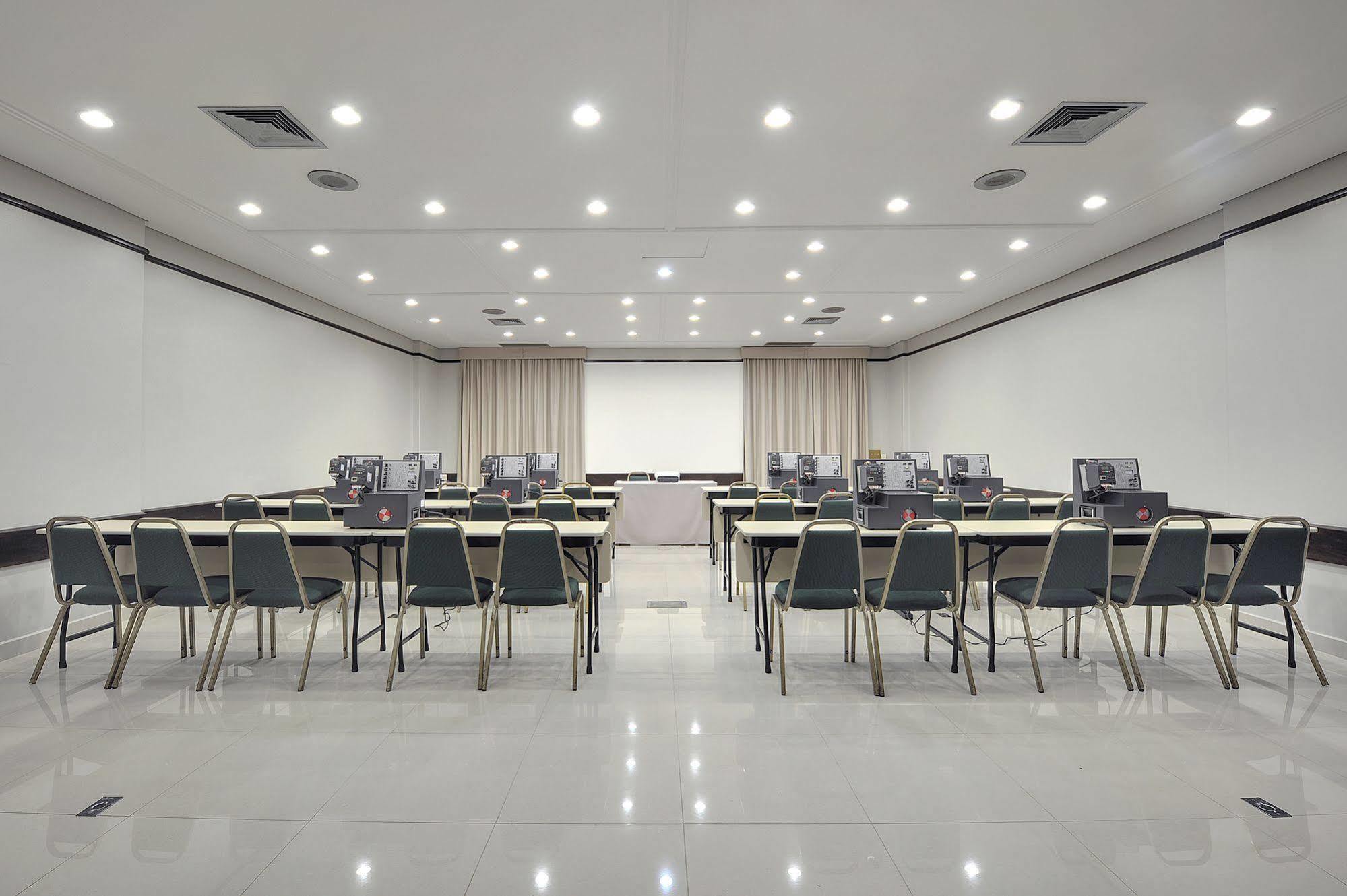 Hotel Deville Business مارينجا المظهر الخارجي الصورة